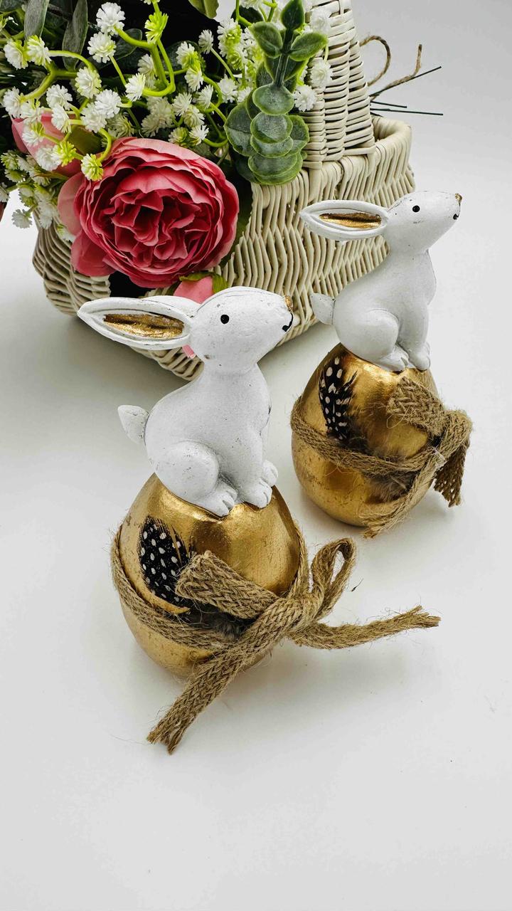 Великодній декор Заєць порцеляновий на золотому яйці 7 х 7 х 13см Колір - білий, фото 1