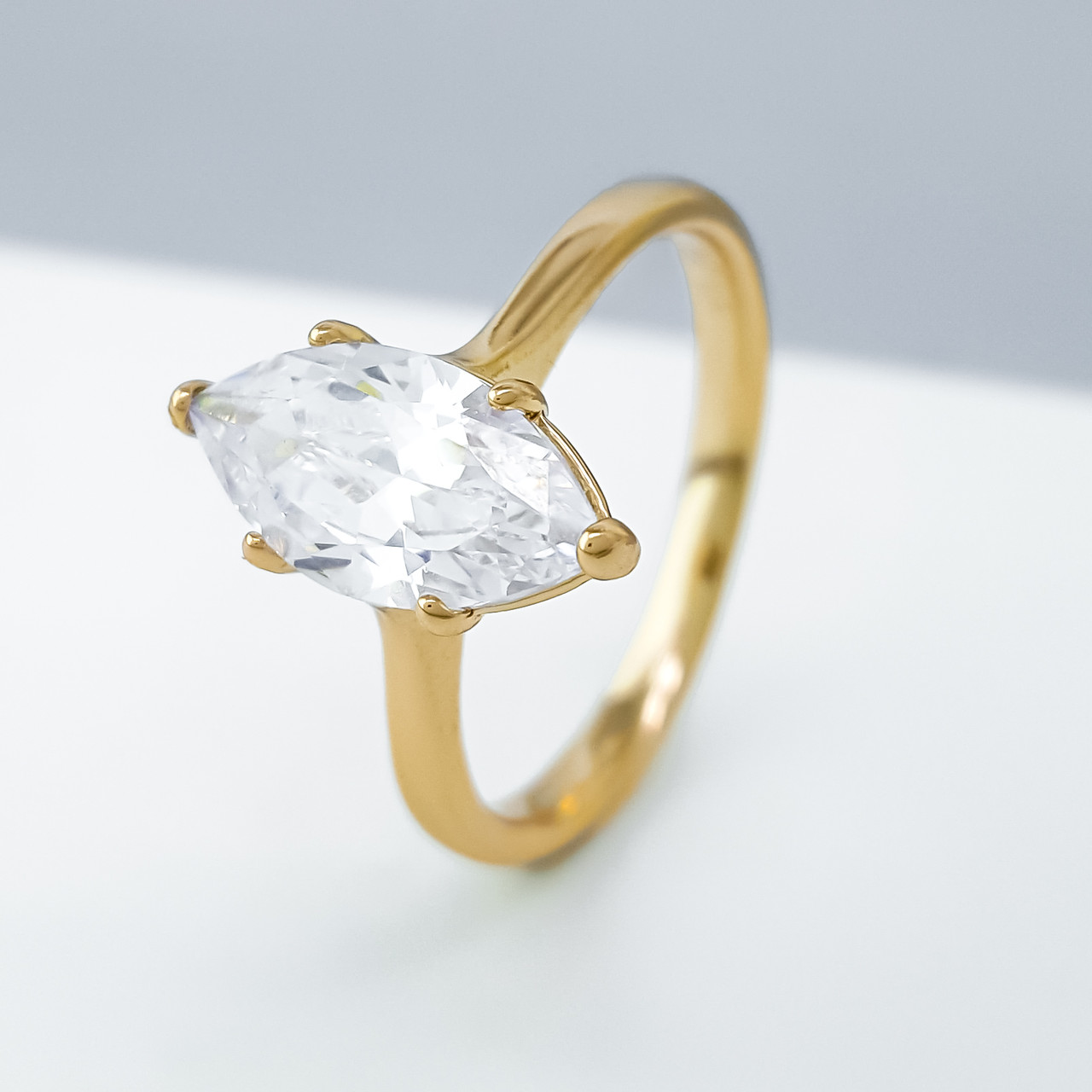 Кільце "Овал" з мигдальним циреонієм; р.17,5; р.18; р.20; медичне золото Xuping 18К, фото 1