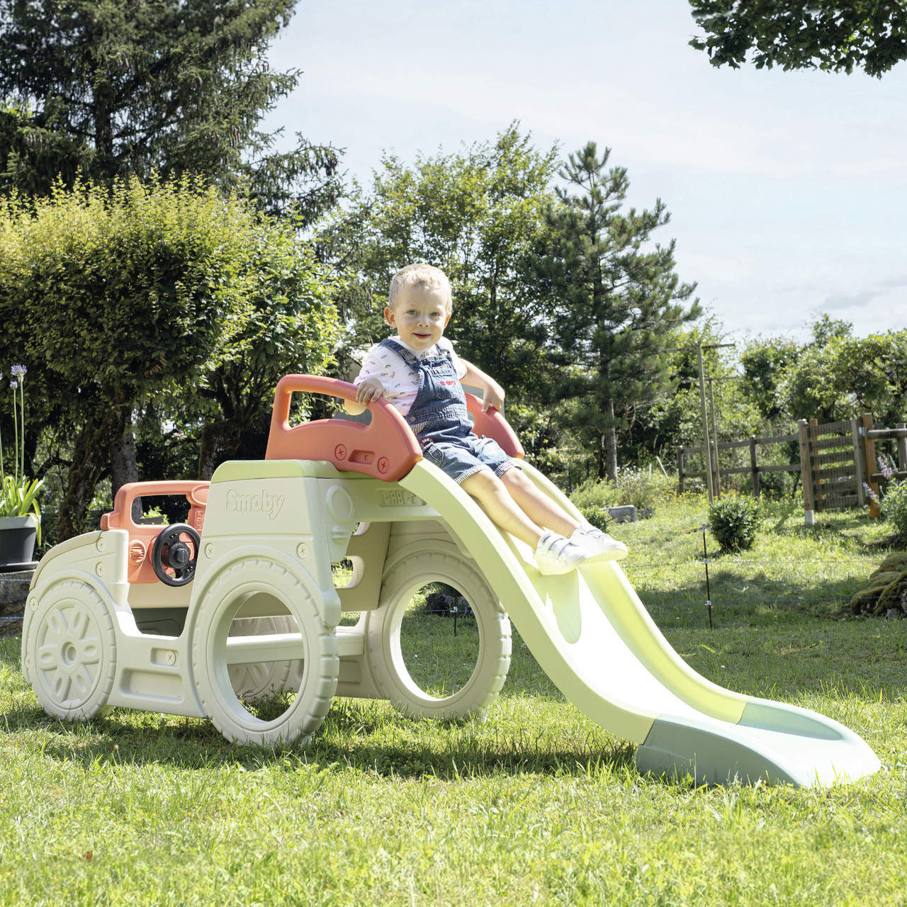 Уцінка! Ігровий центр Smoby Life "Автомобіль мандрівника", з гіркою та пісочницею (7600840207)