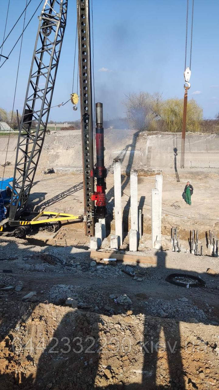 Лідерне буріння під занурення залізобетонних паль та шпунтів, фото 1