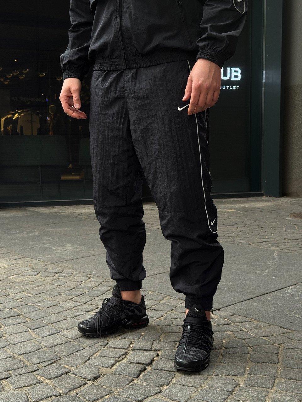 Чоловічі спортивні штани Nike Solo Swoosh MenS Track Pants Black / FB8620-010