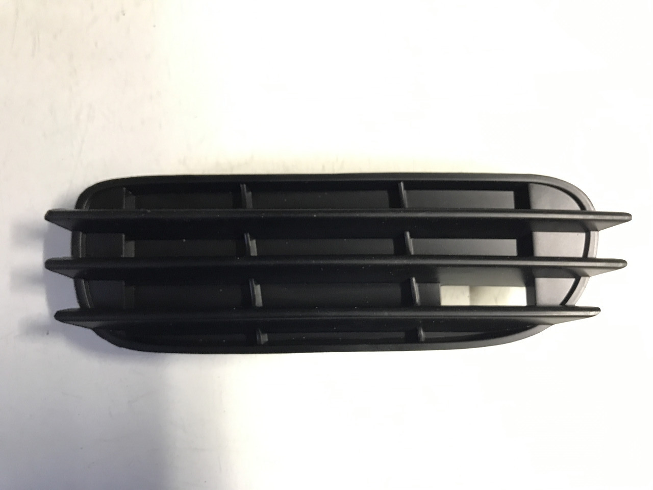 Решетка накладка бампера переднего левая Skoda Octavia 1996-2000 год 1u0807367a, фото 1