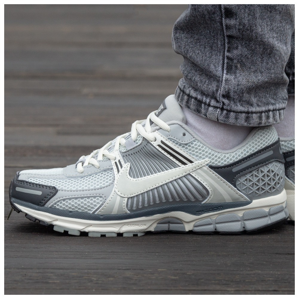 Чоловічі весняні кросівки Nike Zoom Vomero 5 Climacool Grey, сірі шкіряні осінні кросівки найк зум вомеро 5
