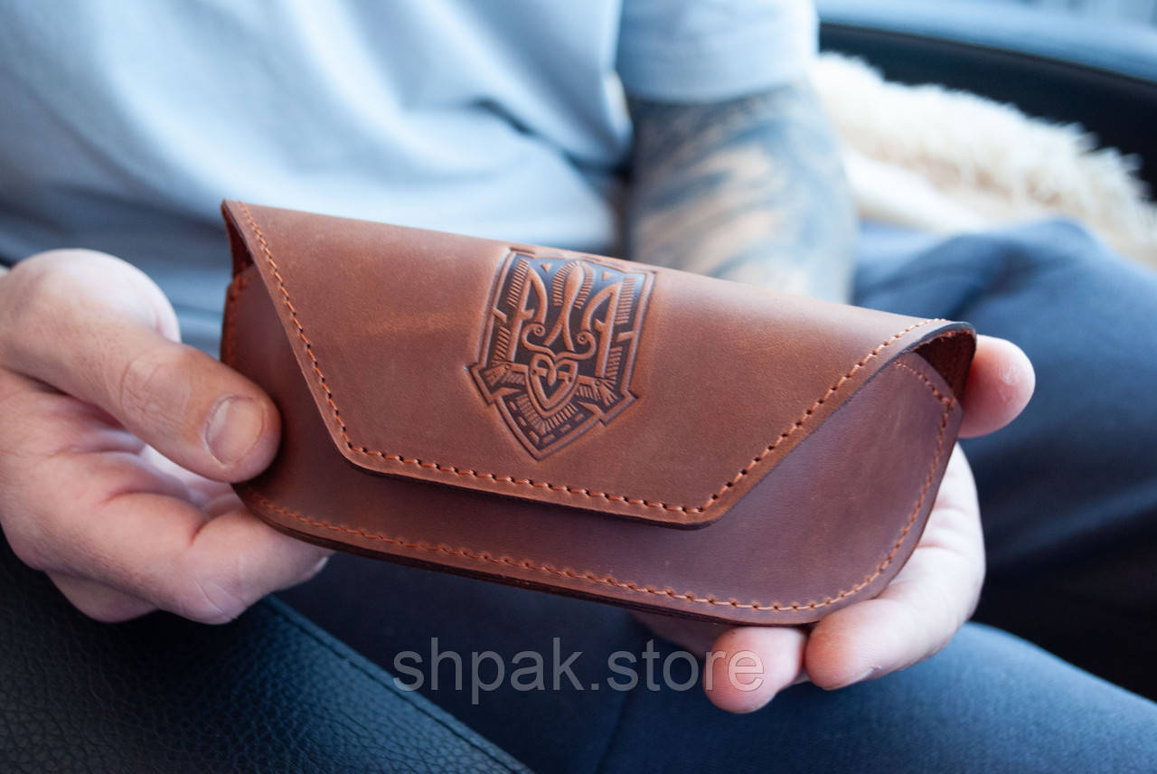 Футляр для окулярів шкіряний світло-коричневий з Тризубом Герб України | очешник шкіра