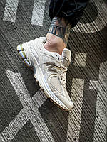 Бежеві замшеві демісезонні чоловічі кросівки New Balance 2002R Off White Beige Silver кроси Нью Беланс 2002Р