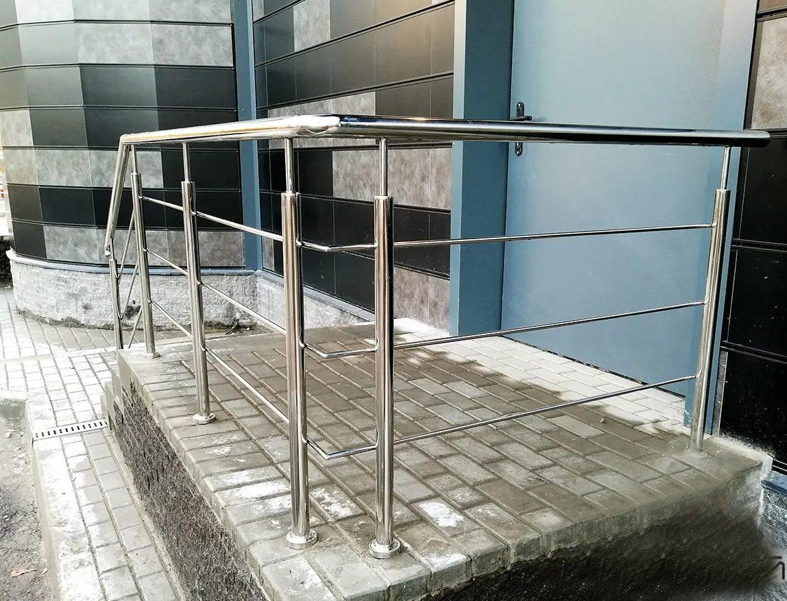 Перила/огородження з нержавіючої сталі AISI 304, поручень Ø38 мм, стійка Ø38 мм, 3 ригелі  Ø16 мм