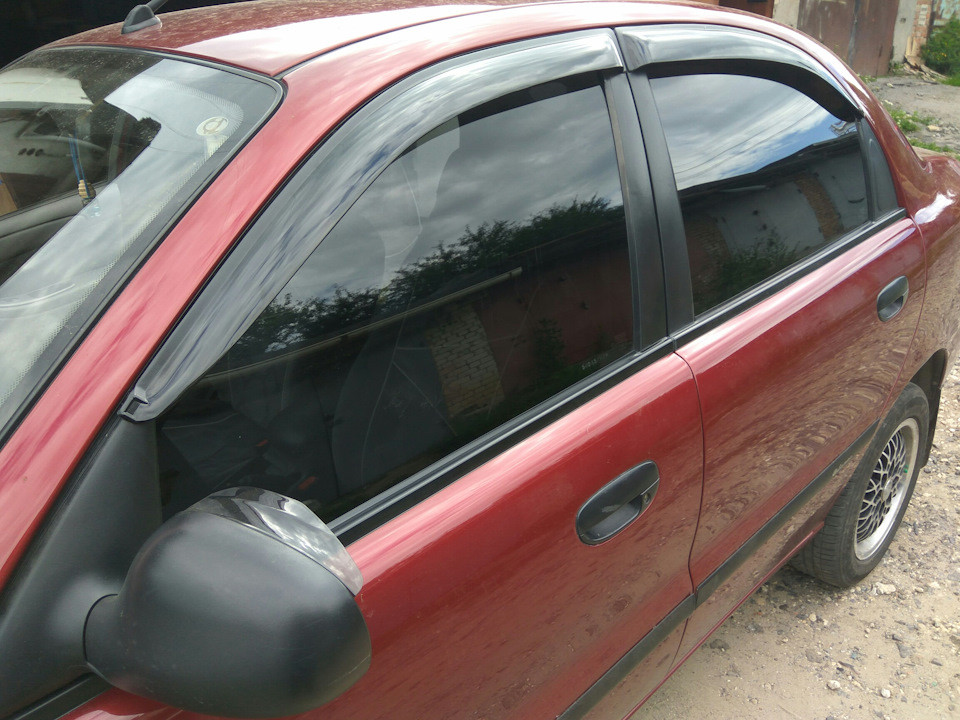 Вітровики, дефлектори вікон Daewoo Lanos/Деу Ланос 1997-(Autoclover)