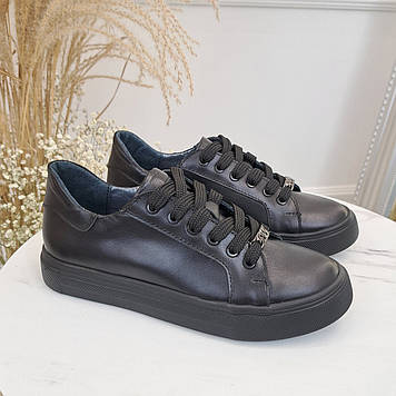 Дитячі чорні шкіряні мокасини на шнурівці