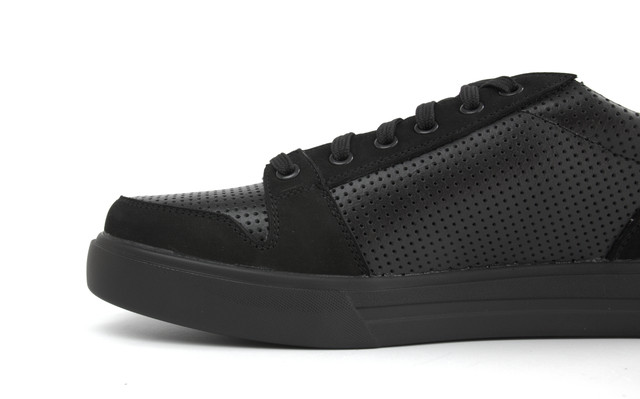 Літні чорні кросівки чорні шкіряні з перфорацією чоловічі взуття великих розмірів 46 47 48 Rosso Avangard Nice Black Leather Perf BS код 2552402343