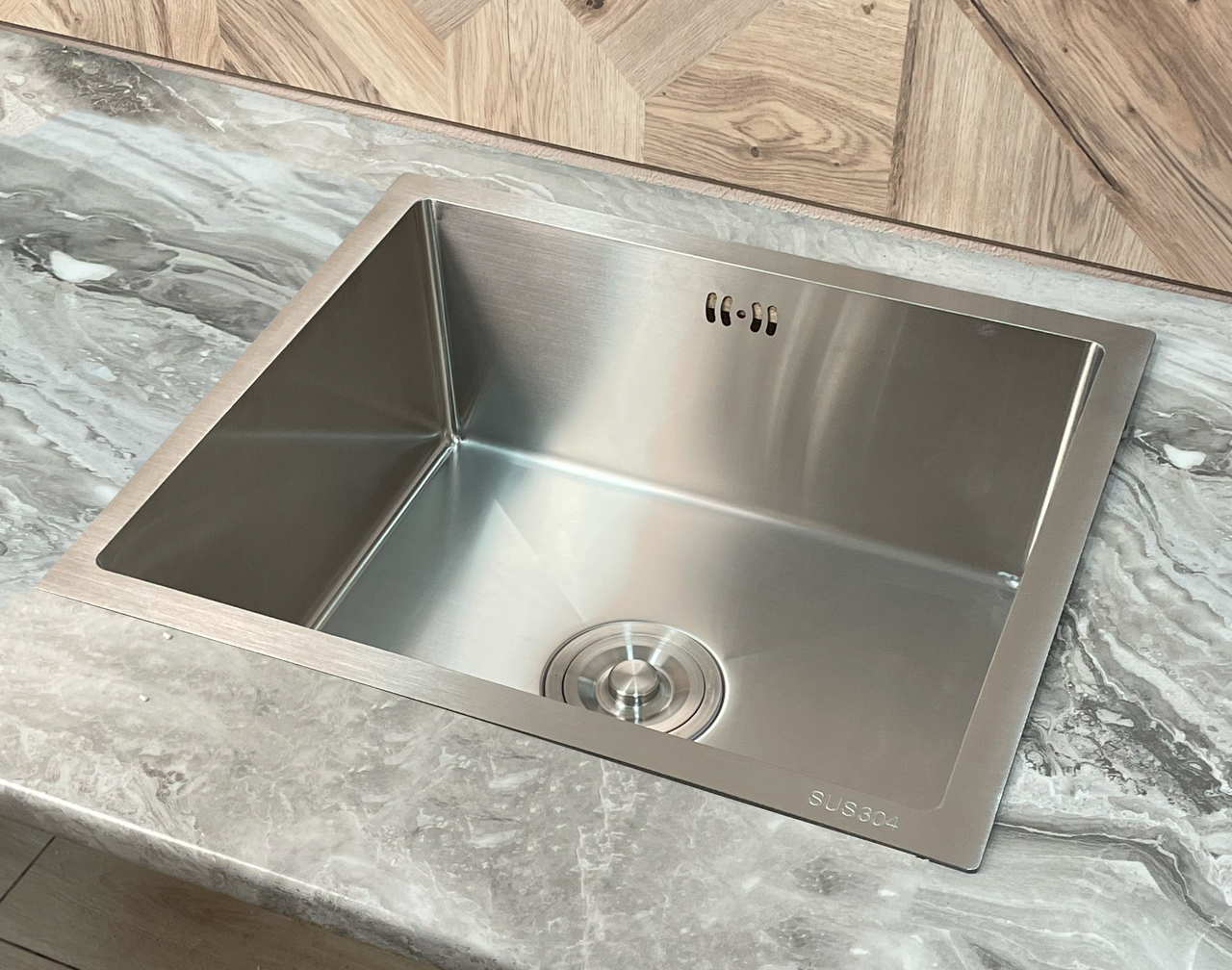 Глибока кухонна мийка Kroner Galley Handmade SP5043 Brushed Silver