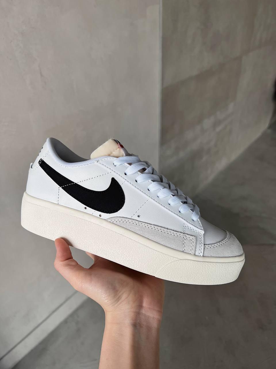 Жіночі демісезонні кросівки Nike Blazer Low Platform (білі з чорним) повсякденні кроси NK067 Найк vkross