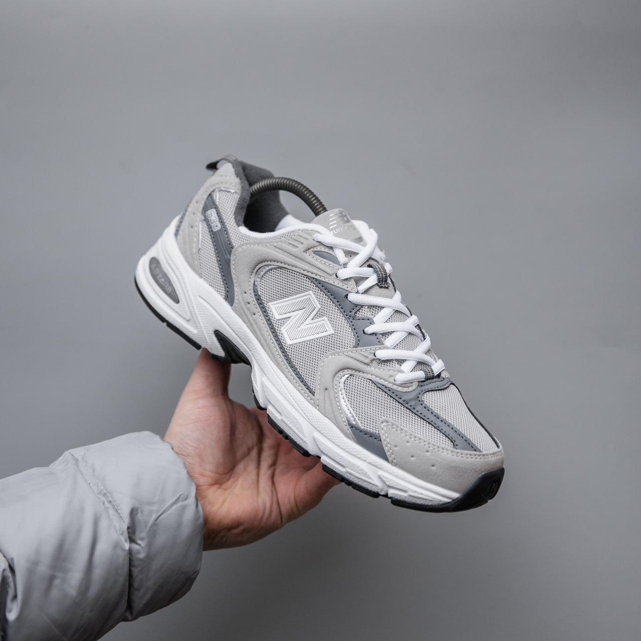 Жіночі демісезонні кросівки New Balance 530 (світло-сірі) стильні спортивні кроси 2626 Нью Беленс vkross