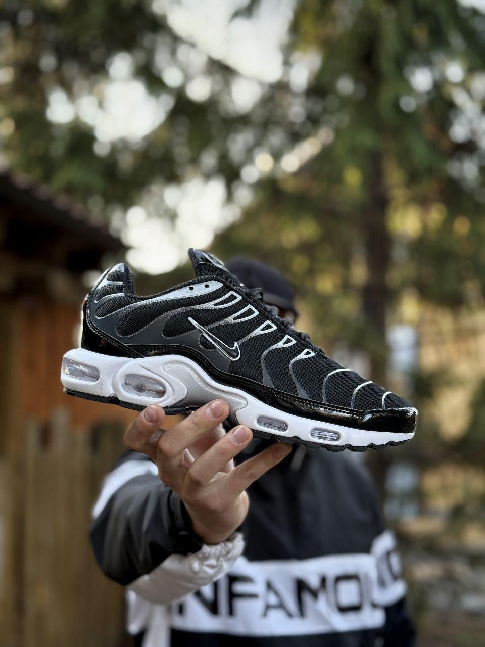 Чоловічі кросівки Nike Air Max Tn Black White (чорно-білі) модні спортивні кроси 3702 Найк vkross, фото 1