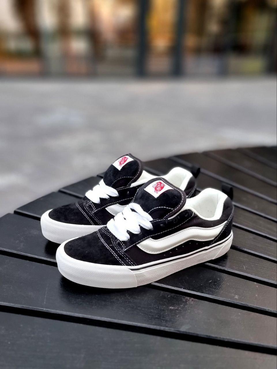 Жіночі демісезонні кросівки Vans Knu Skool Black/White (чорно-білі) низькі повсякденні кроси 01319 Ванс vkross