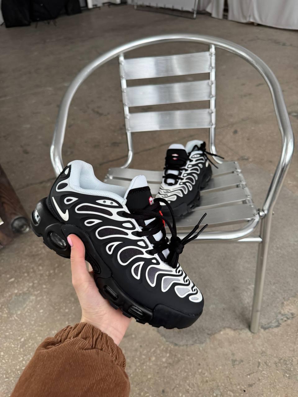Чоловічі кросівки Nike AIR MAX Tn Plus Drift Black/White (чорно-білі) спортивні NK124 Найк vkross, фото 1