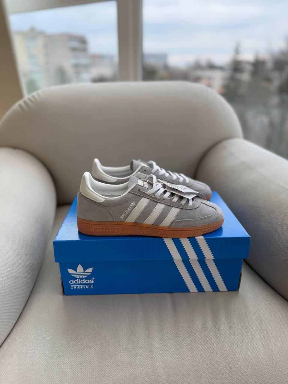 Жіночі демісезонні кросівки Adidas Spezial Grey White (сірі з білим) повсякденні кроси art0854 Адіас vkross