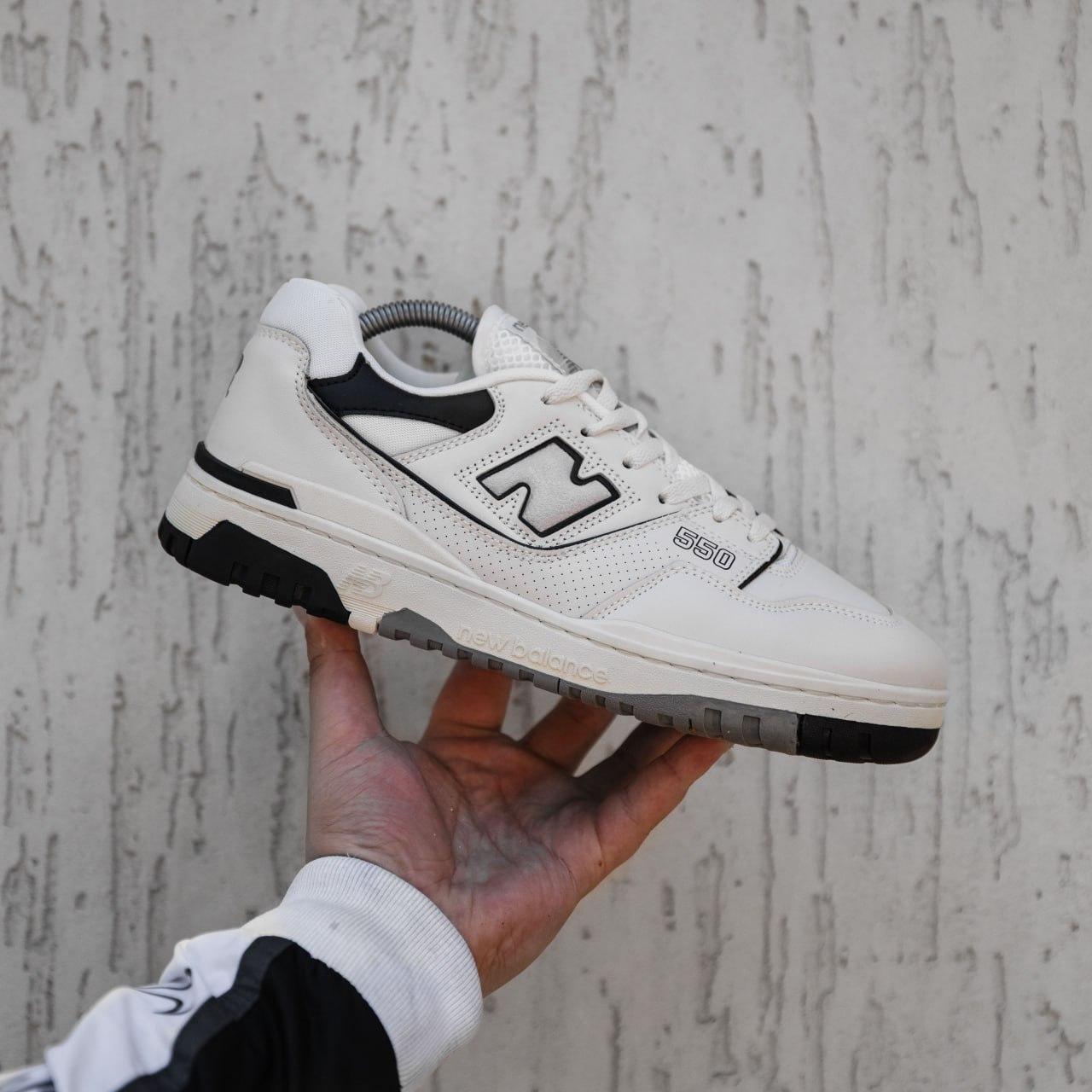 Чоловічі демісезонні кросівки New Balance 550 (біло-чорні) стильні спортивні кроси 2425 Нью Беленс vkross, фото 1