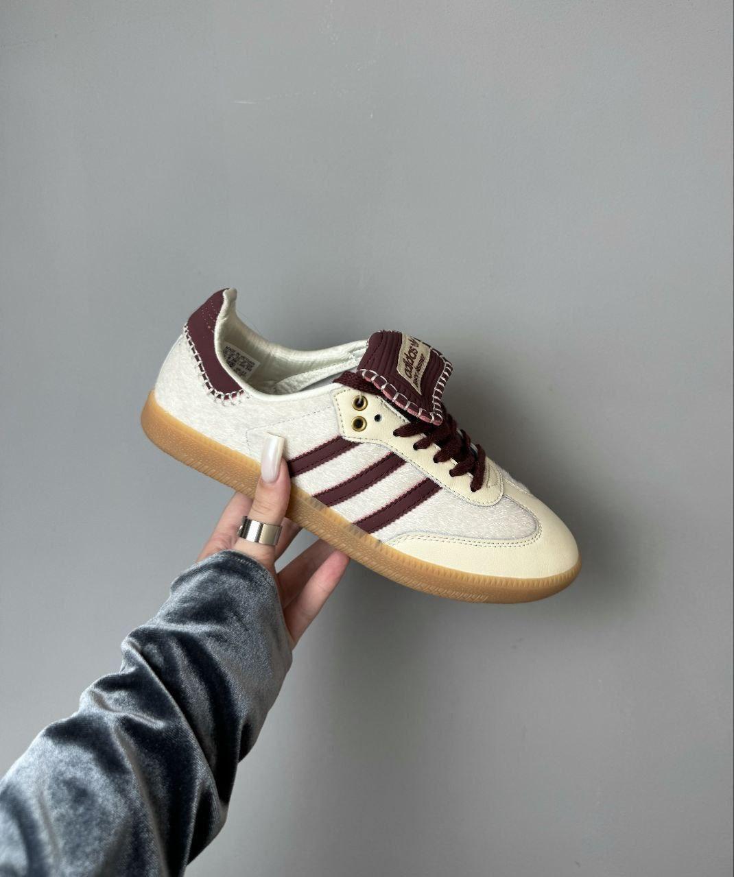Жіночі спортивні кросівки Adidas Samba x Wales & Bones (білі з бордовим) повсякденні кроси 01286 Адідас vkross