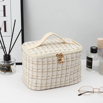 Дорожня косметичка органайзер для косметики, містка косметичка біла