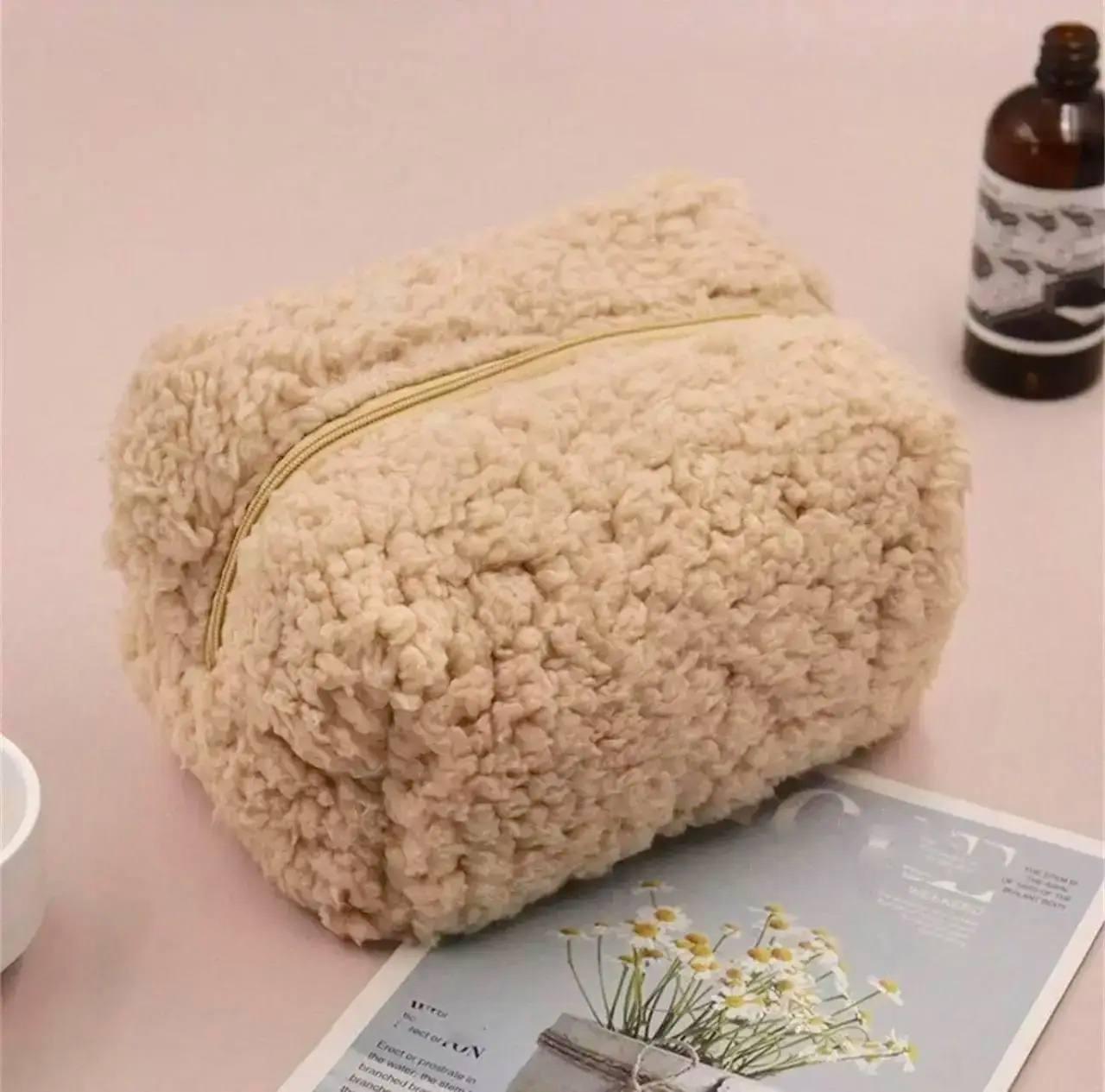 Вмістка пухнаста косметичка з підкладкою. Бежева, фото 1