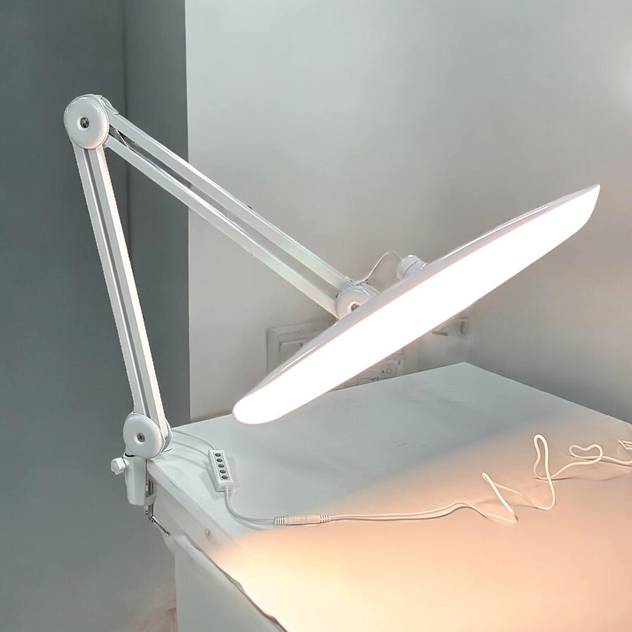 Лампа настільна з регулюванням яскравості біла