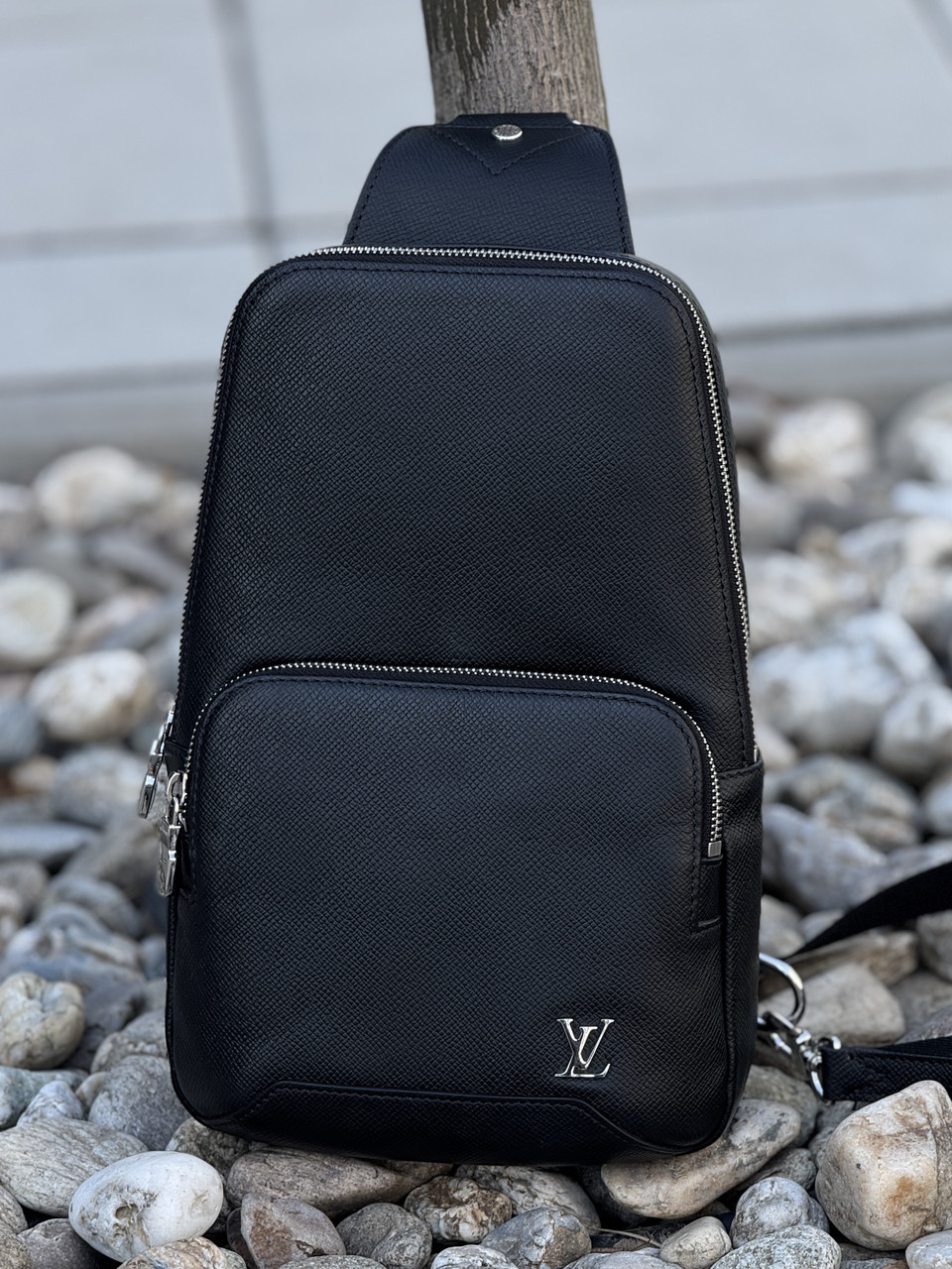 Сумка-слінг Louis Vuitton AVENUE SLING Taiga (Луї Віттон Слінг Авеню)