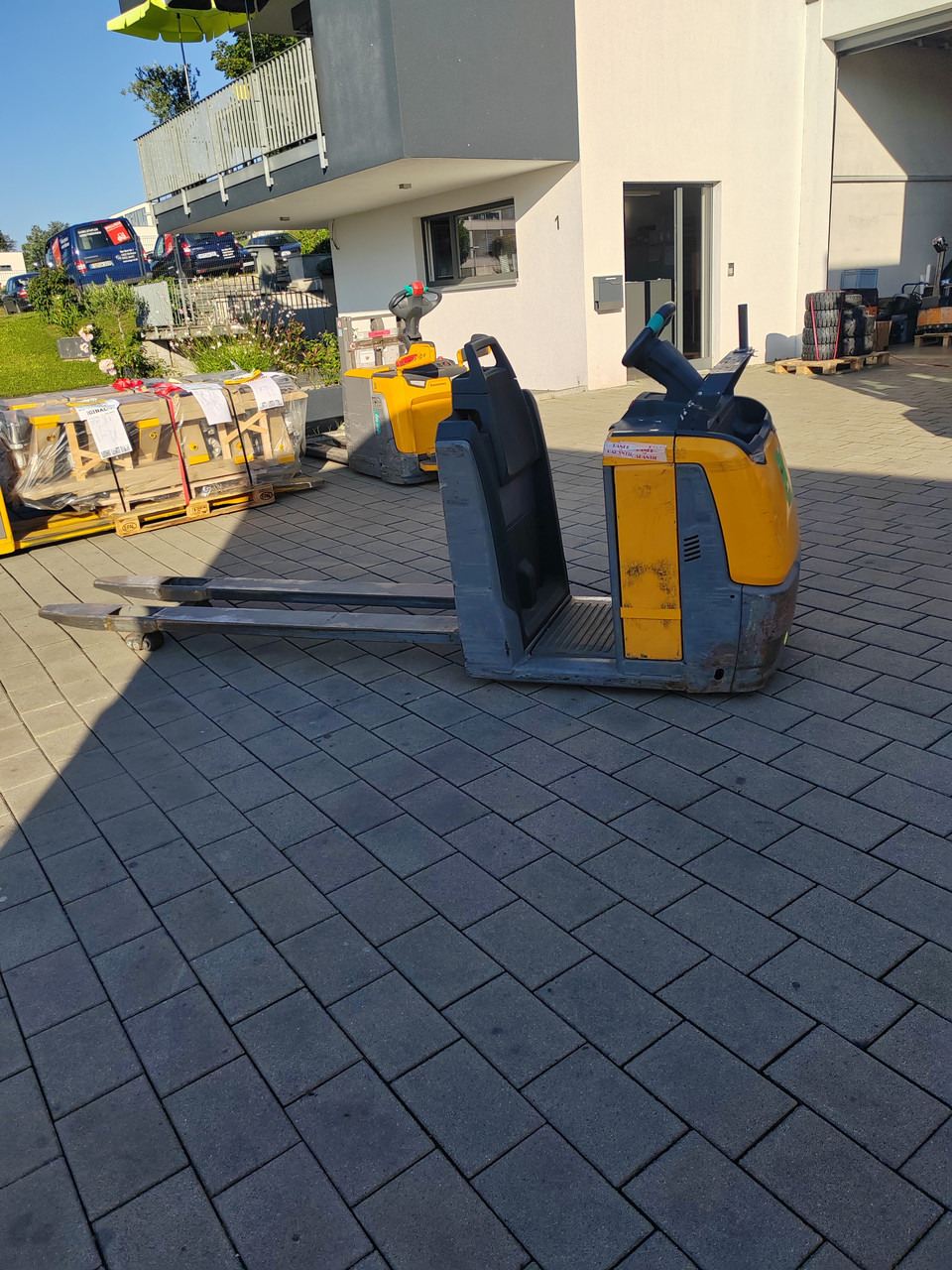 Горизонтальний збирач замовлень Jungheinrich ECE 225 (2400 mm)