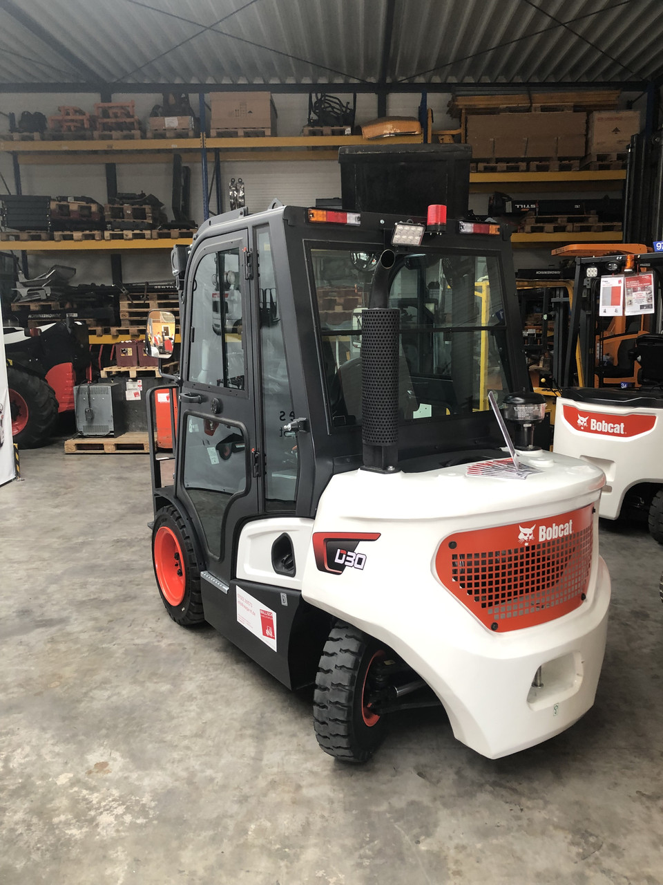 Дизельний вилковий навантажувач Bobcat D30NXS