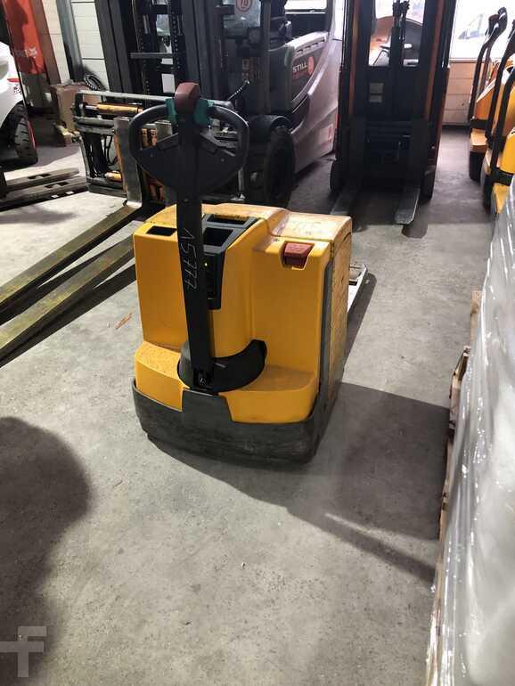 Електричний візок Jungheinrich EJE 220R (Rampenfunktion)