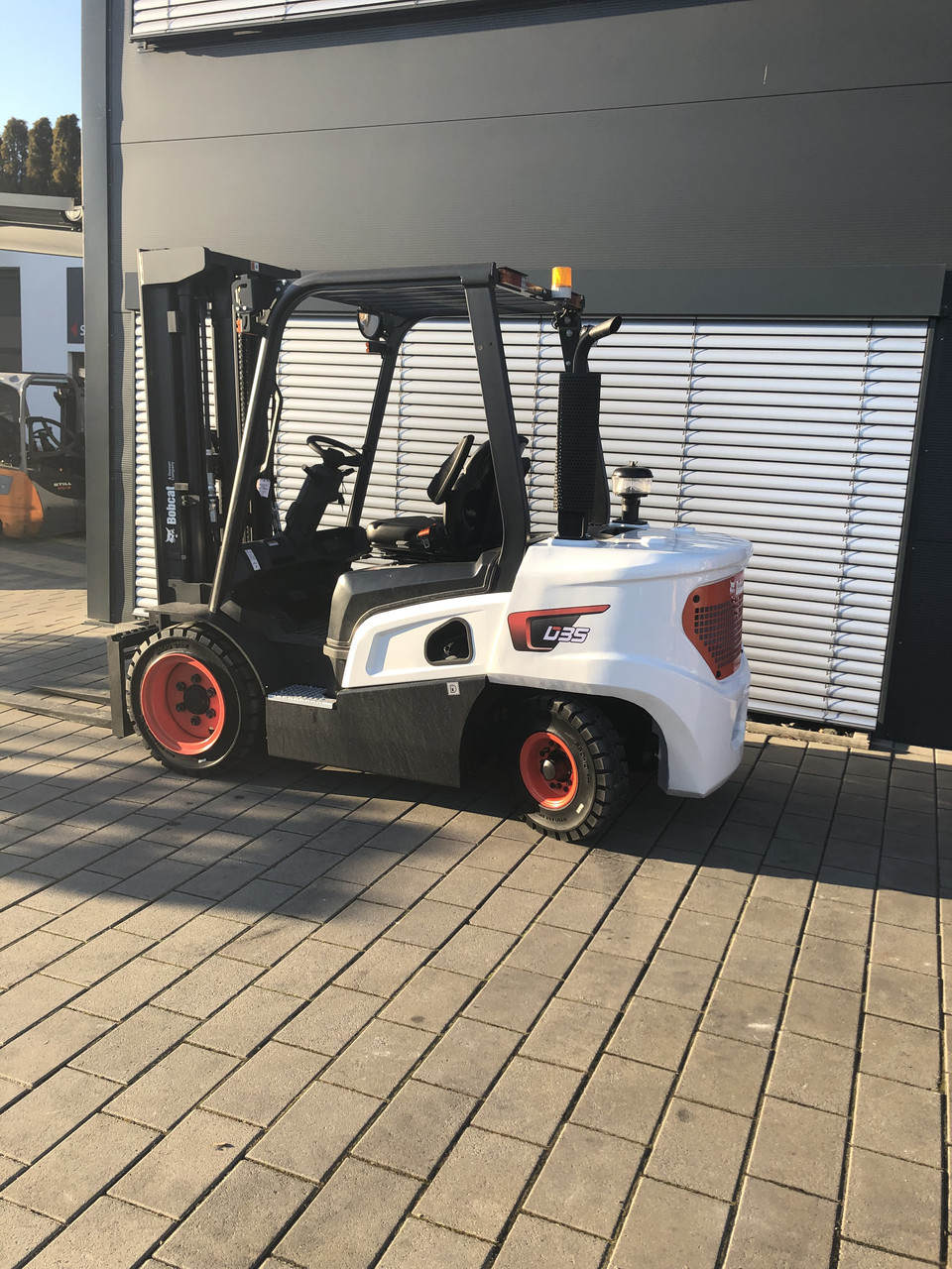Дизельний вилковий навантажувач Bobcat D35NXS