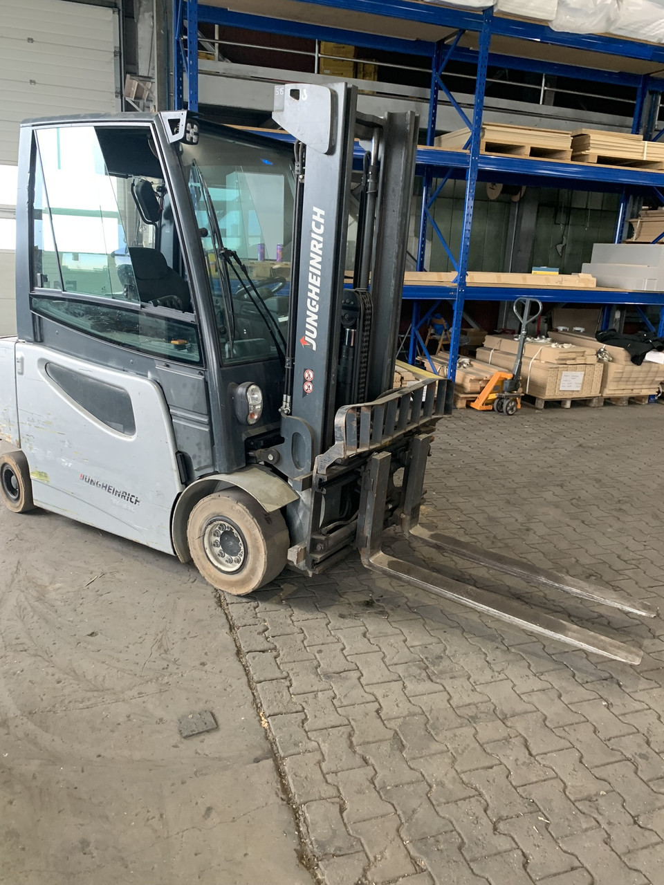 Електричний вилковий навантажувач Jungheinrich EFG 425