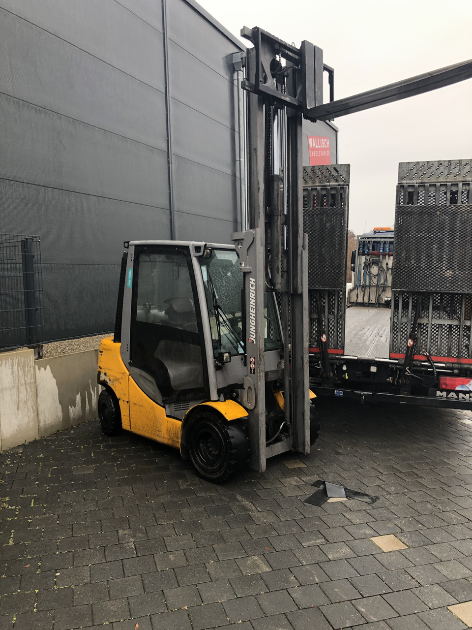 Газовий вилковий навантажувачJungheinrich TFG430s