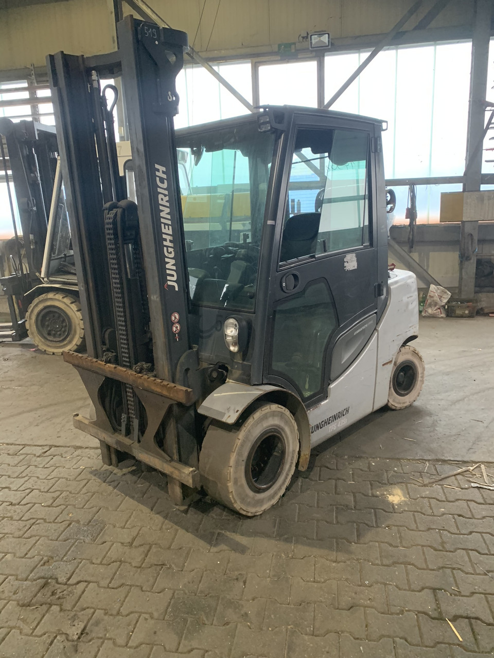 Газовий вилковий навантажувачJungheinrich TFG 435s