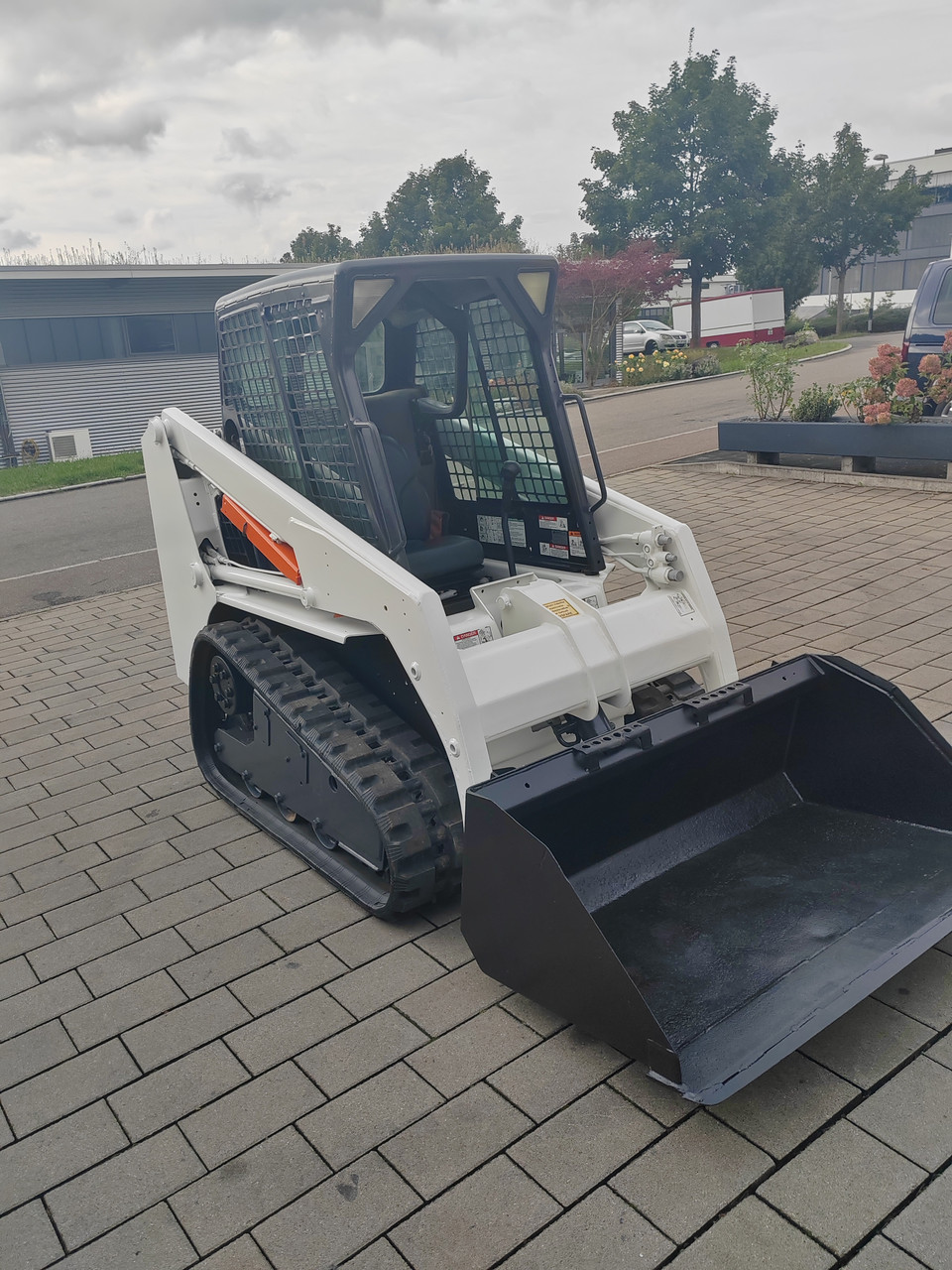 Гусеничний міні-навантажувач Bobcat Bobcat Kettenbagger T140