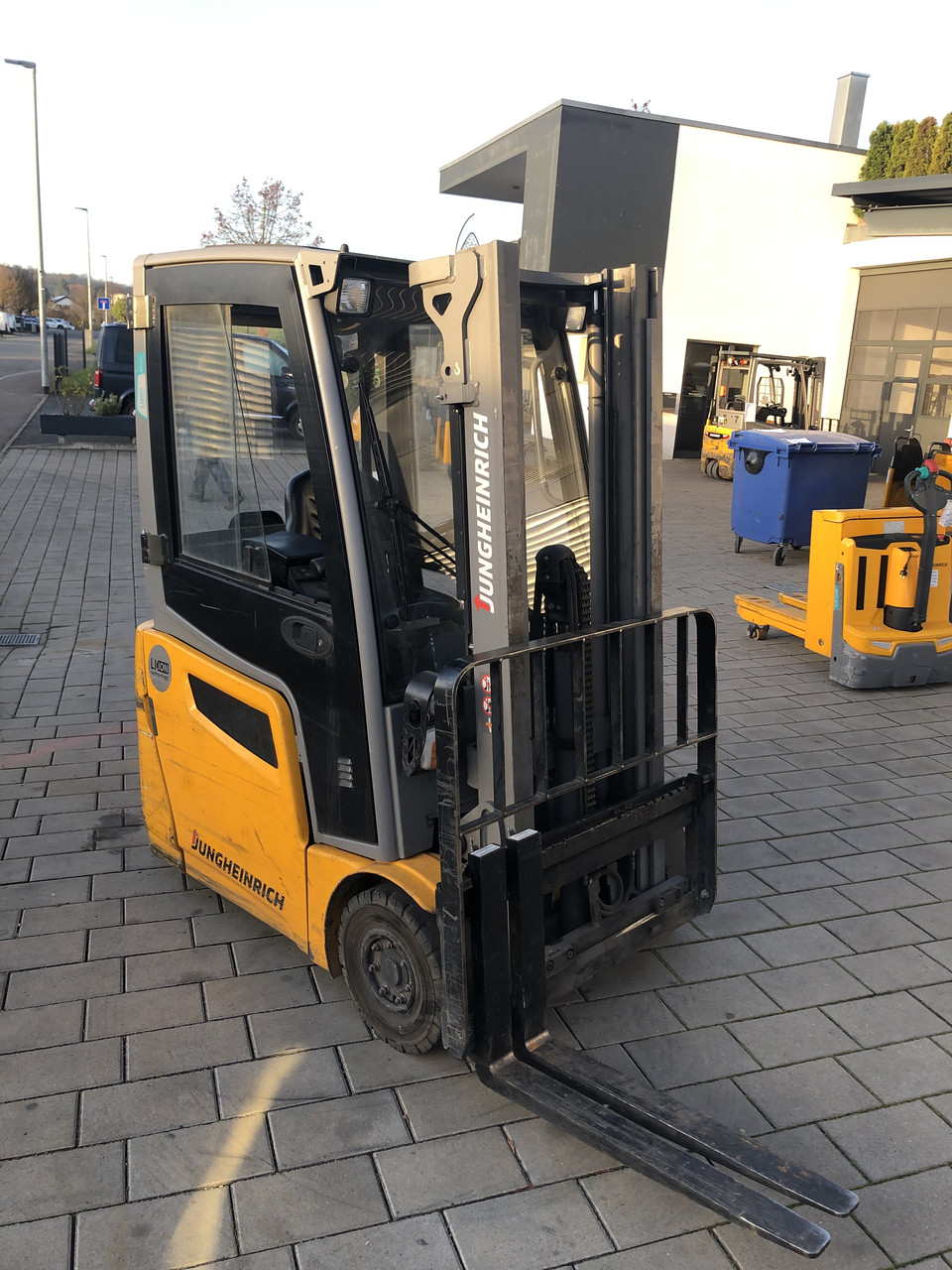 Електричний вилковий навантажувач Jungheinrich EFG 213 Lithium (Sold HP!)