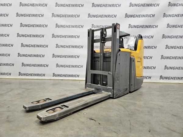 Штабелер Jungheinrich ERD 220