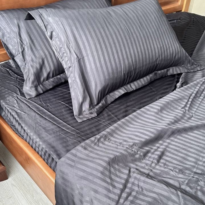 Постільна білизна Страйп-Сатин Євро розмір простирадло на гумці 180*200+25см Висока якість, фото 1