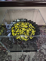 Букет з атласних стрічок в акриловому кубі