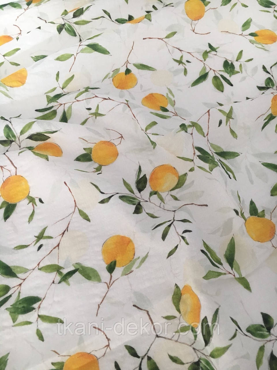Батист (бавовняна тканина), щільність 90г/м2, ширина 145см, гілки лимонів на білому, фото 1