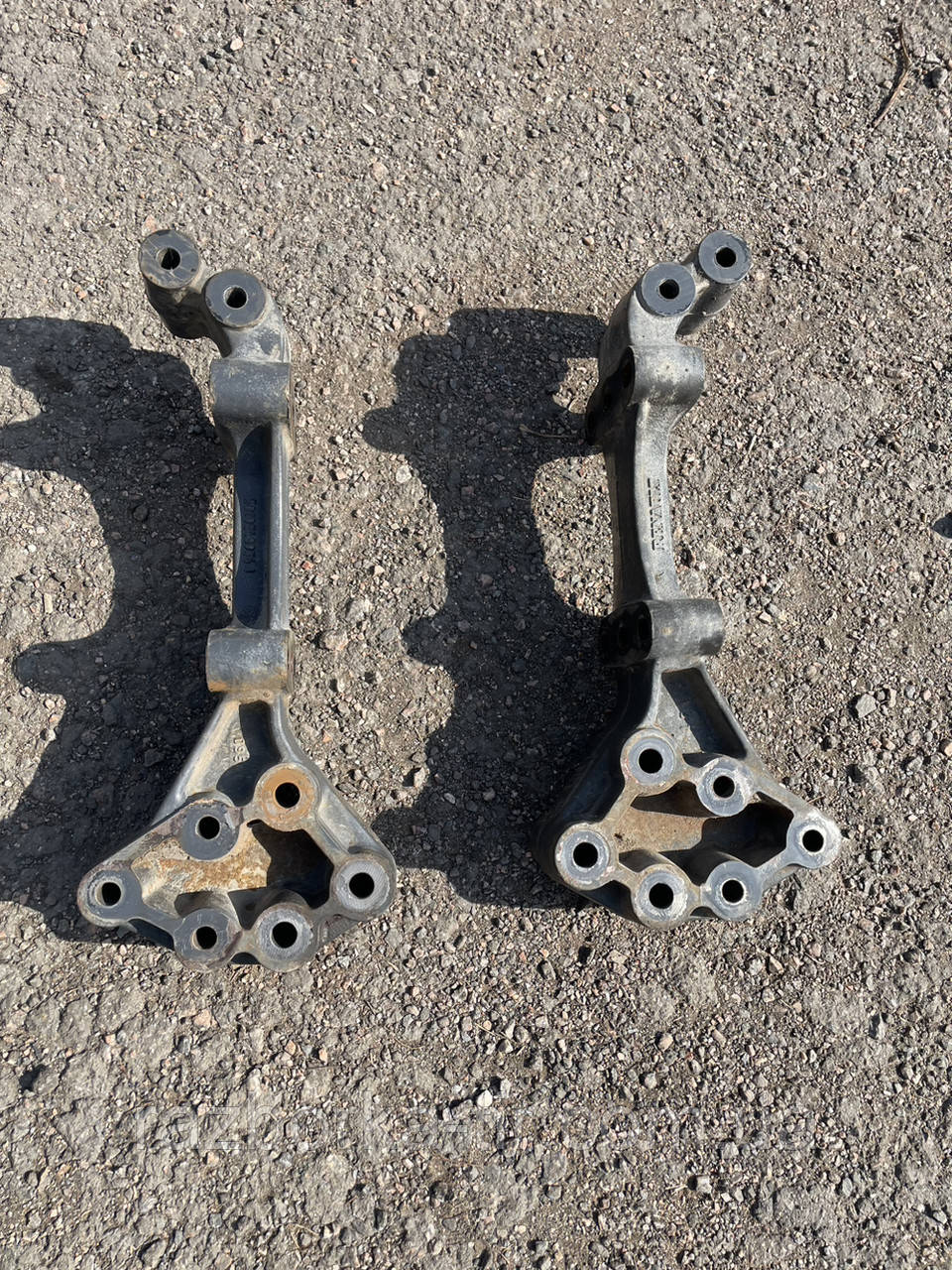 Renault Magnum E5 DXI кронштейн кабіни нижній б/у 50105489561