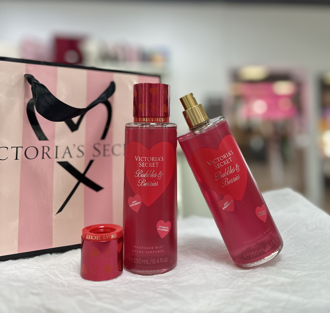 Парфумований спрей для тіла Victoria`s Secret Bubbles & Berries Body Fragrance Mist 250мл