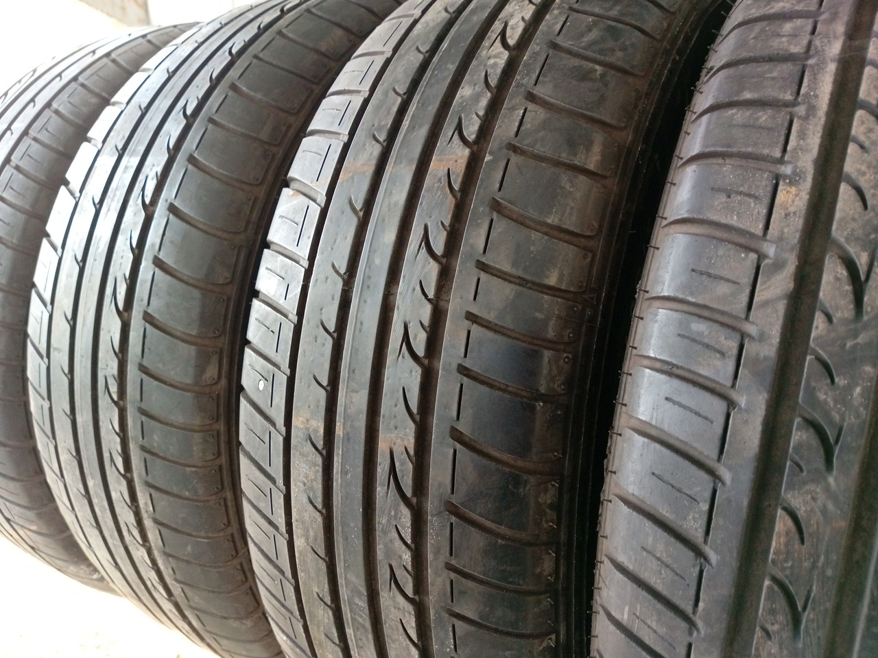 Комплект літніх шин 205/60/15,Dunlop SP Sport Fastresponse,з Германії без пробігу по Україні