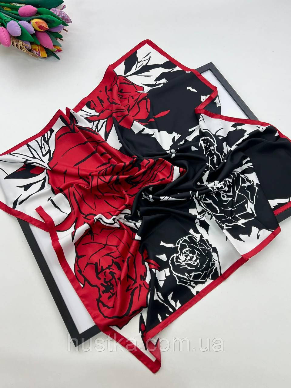 Шовкова хустка Аліса троянди 90*90 см червоний/чорний