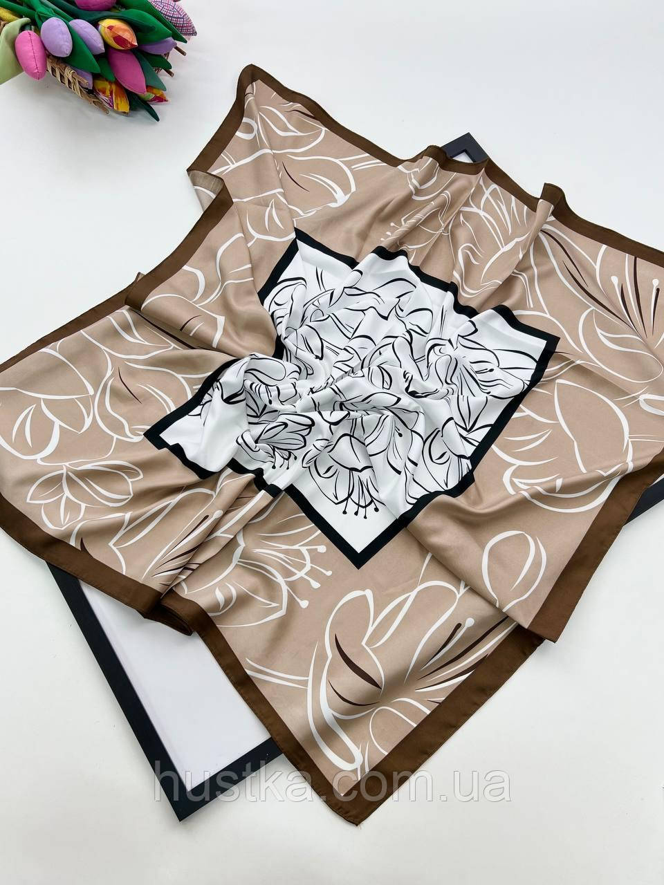 Шовкова хустка Аліса тюльпани 90*90 см бежевий