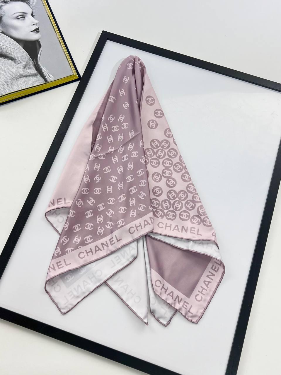 Шовкова брендова хустка Chanel  90*90 см пулрово-бузковий ручна обробка краю
