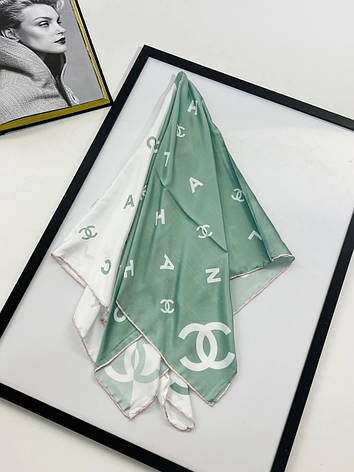 Шовкова брендова хустка Chanel діагональ 90*90 см м'ятна ручна обробка краю, фото 3