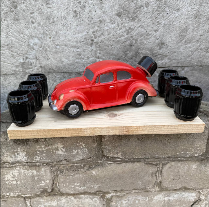 Подарунковий набір пляшка Volkswagen Beetle Жук з чарками - Оригінальний та крутий подарунок