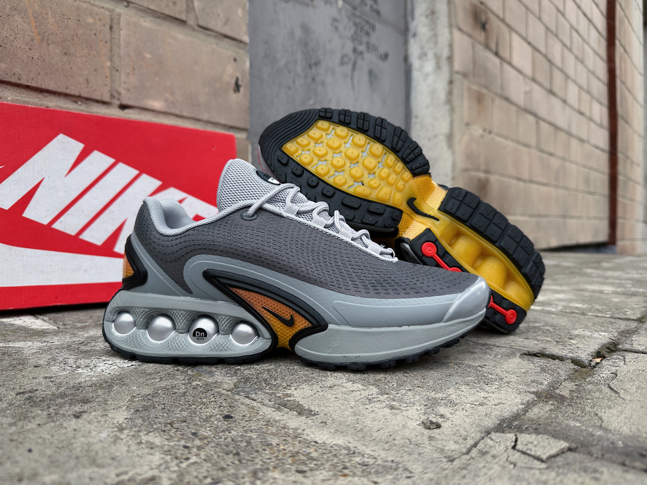 Чоловічі кросівки Nike Air Max DN Grey сірі