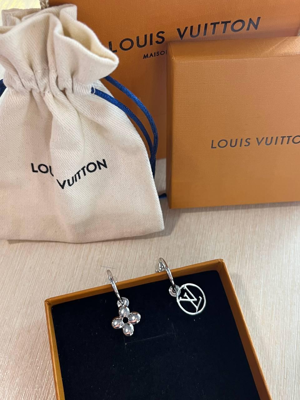Луї Віттон сережки / Louis Vuitton з різними кулонами
