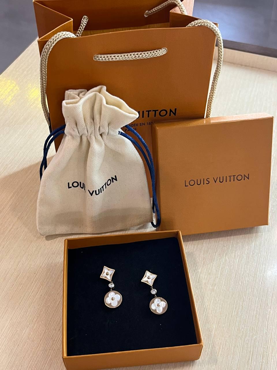 Луї Віттон сережки/Louis Vuitton сережки з кулонами